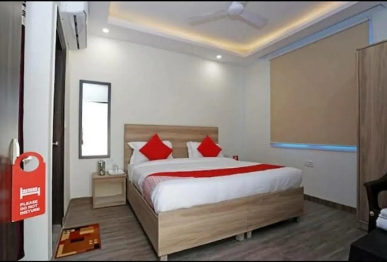 Hotel Golden Bliss At New Delhi Airport 3*,