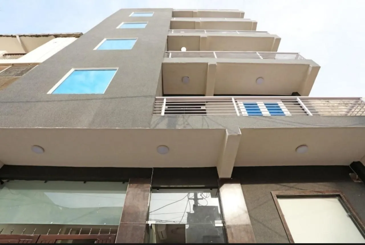 Hotel Golden Bliss At New Delhi Airport Guest house