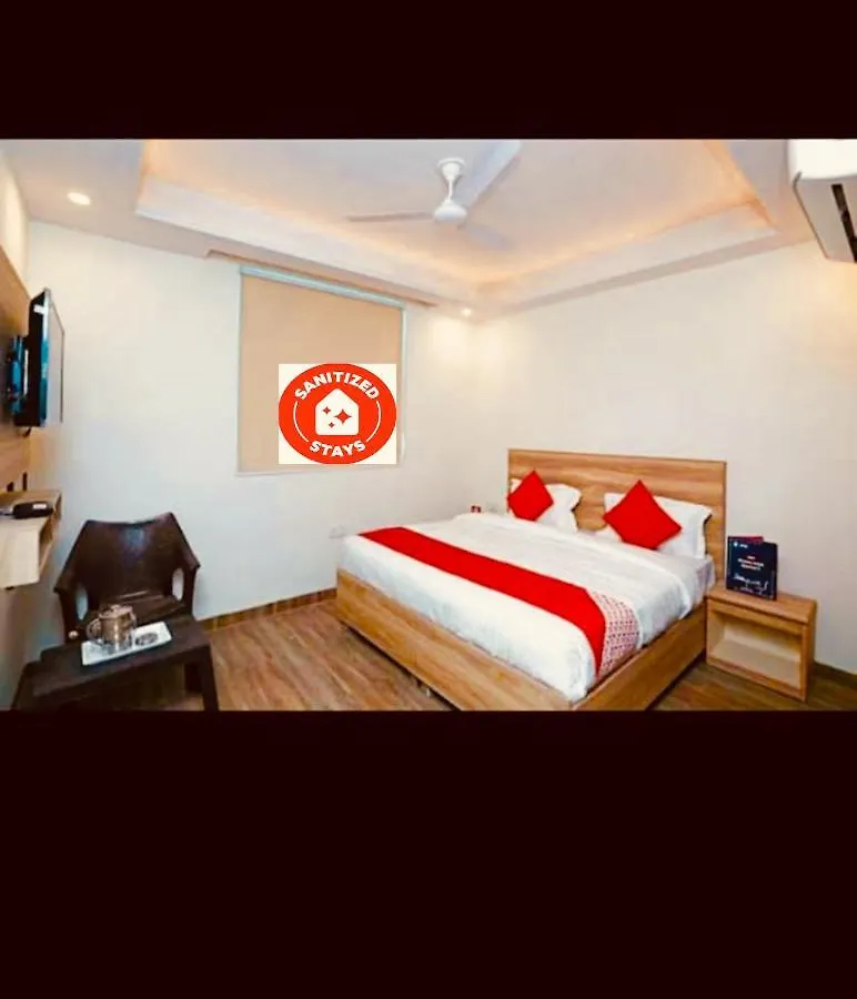 Hotel Golden Bliss At New Delhi Airport Guest house