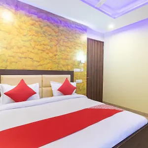 Super Oyo O Red Stone Hotel