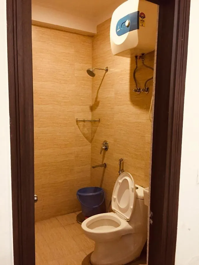 Hotel Golden Bliss At New Delhi Airport Vendégház