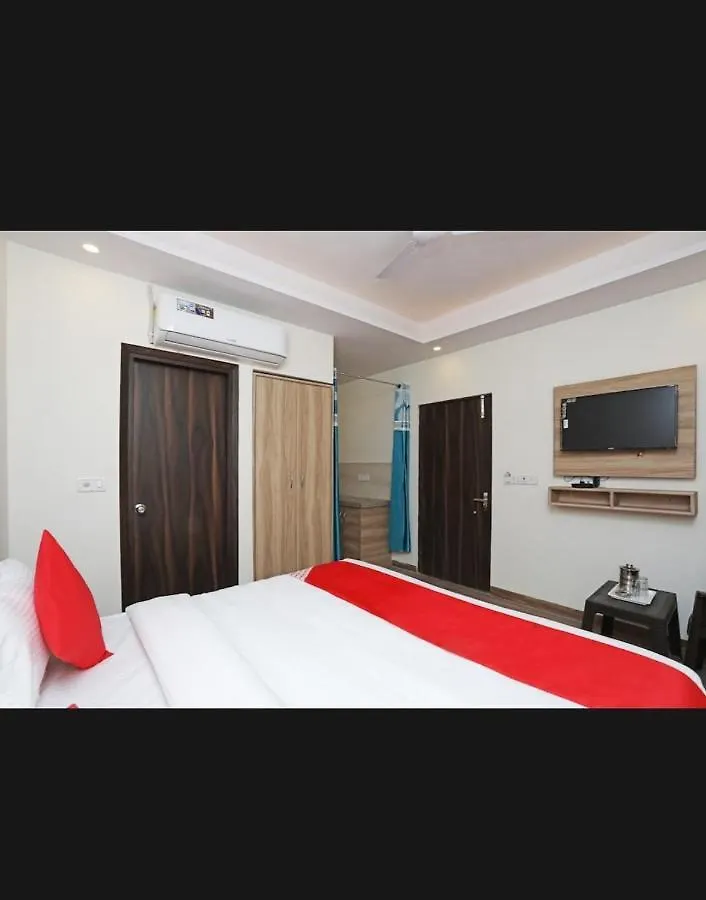 Hotel Golden Bliss At New Delhi Airport 3*,  India