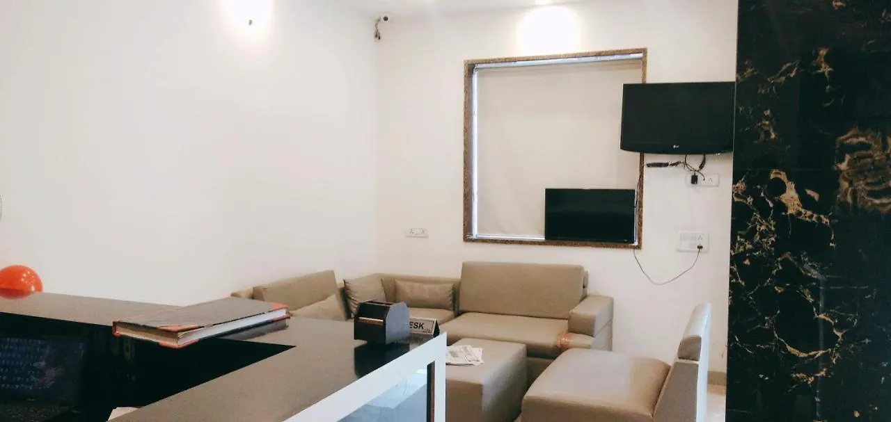 Hotel Golden Bliss At New Delhi Airport